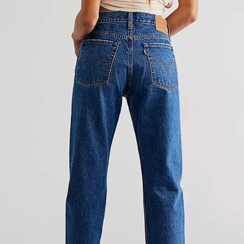 Levi’s Wedgie Skinny jeans (darker wash)